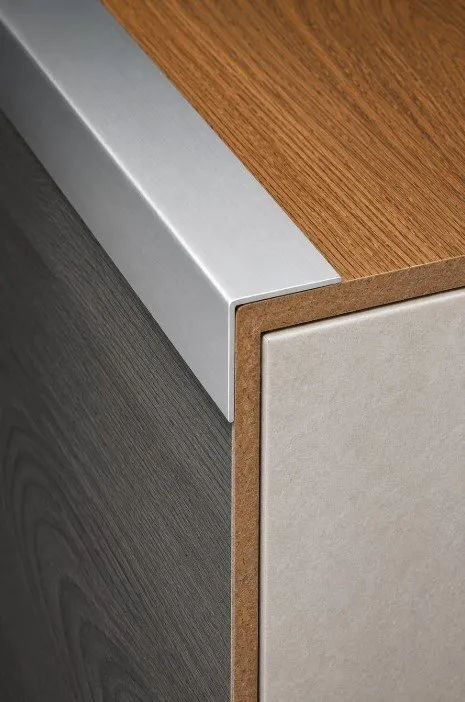 30x30mm Çizgisiz Köşe Profili