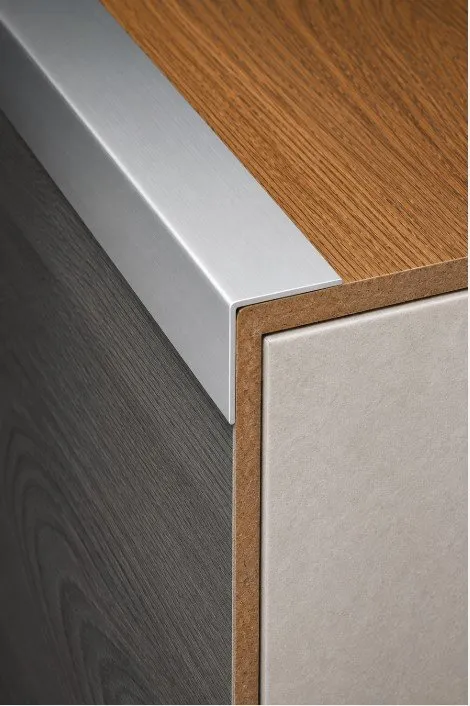 30x30mm Çizgisiz Köşe Profili